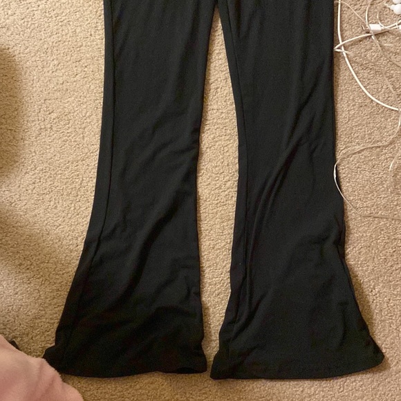 Black cross legged flare leggings - Picture 4 of 4